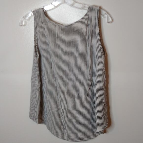 A.N.A women's Size XS sleeveless striped top. - Picture 4 of 7